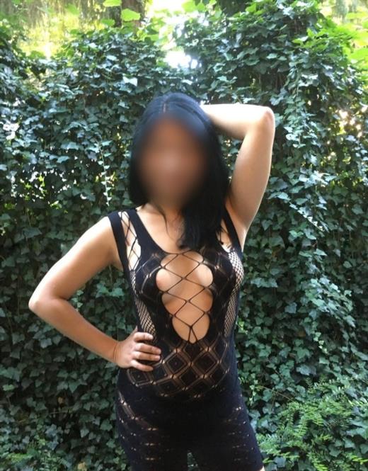 Çarpıcı busty escort Eilaf Demetevler Eskort Bayan