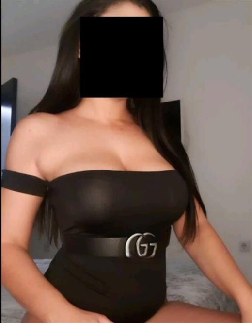 Düzgün vücutlu Tufwa escort ile Sincan'de Ayaklar altına alma