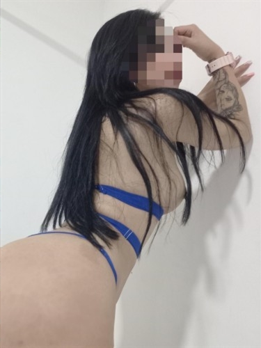 Taze tavşan escort Elena Corina